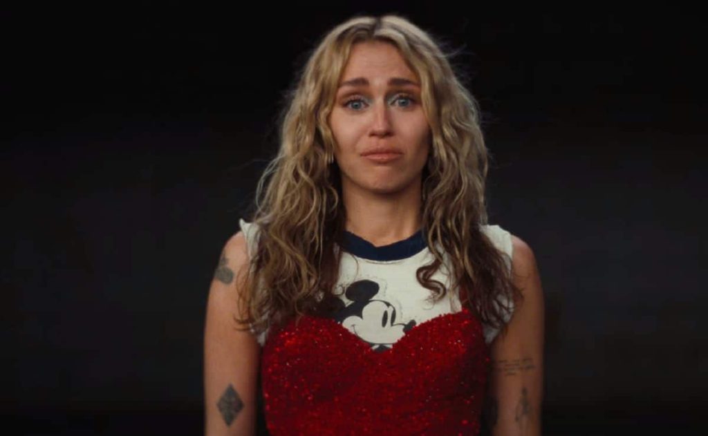 Lirik dalam bahasa Inggris dan Spanyol "dulu masih muda"lagu baru Miley Cyrus